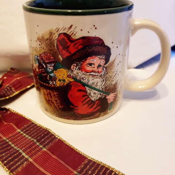 Darling Vintage Marvelous Mugs Santa Christmas Mug - Picture 5 of 5